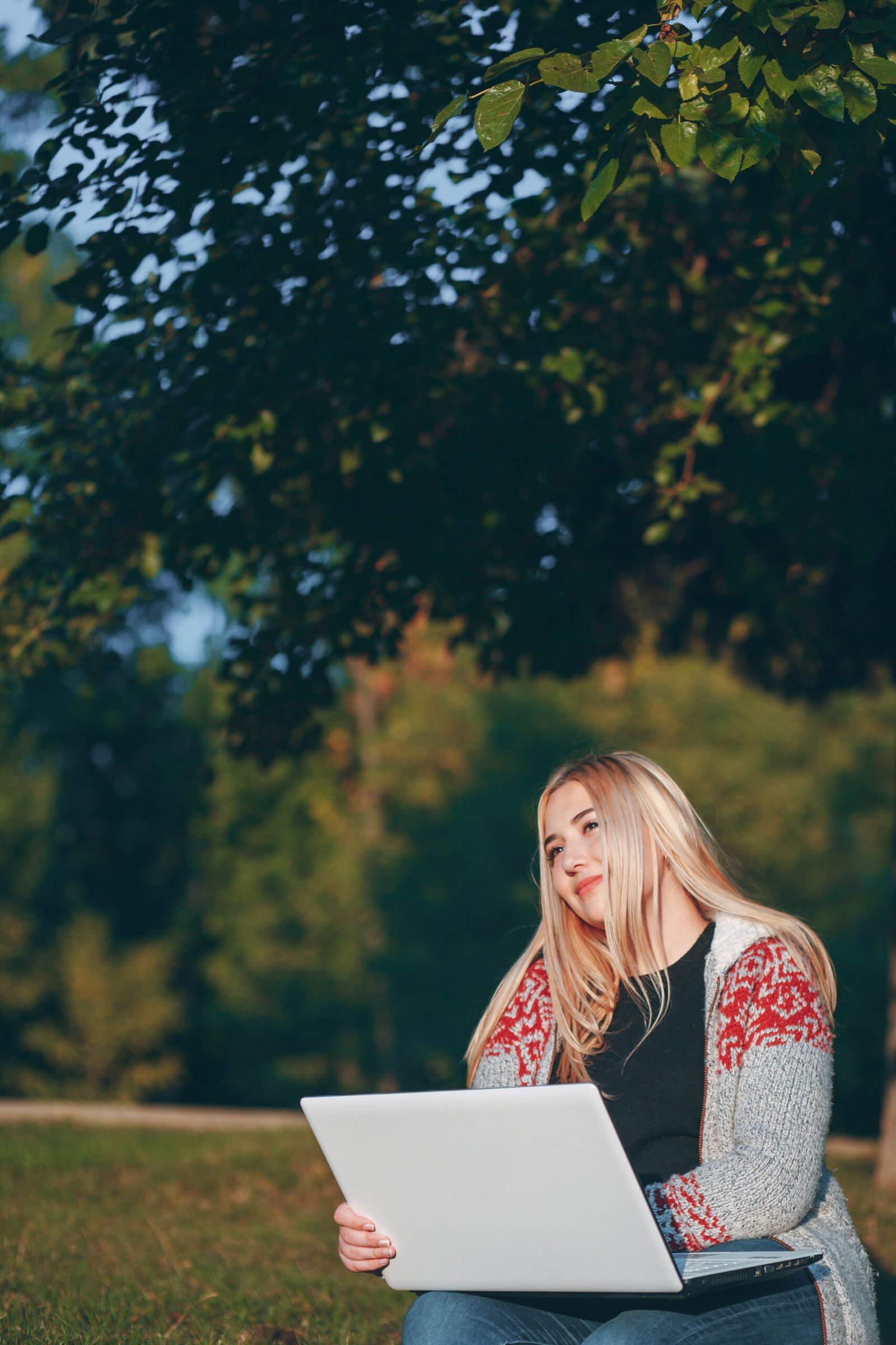 girl with laptop
